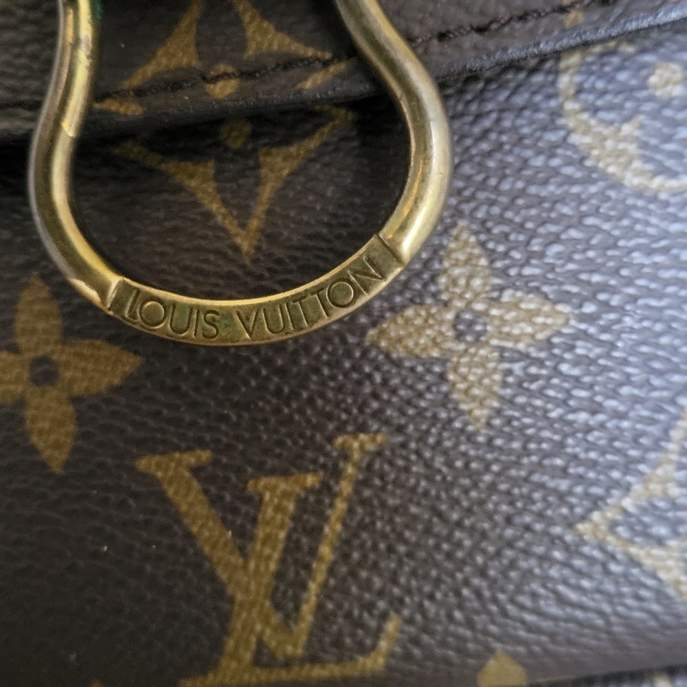 Louis Vuitton
Saint cloud vintage leather crossbody bag w/COA!!! - Picture 3 of 14